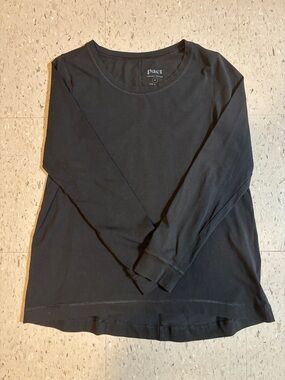 Pact Women’s Organic Cotton Long-Sleeve Crewneck Shirt in Black